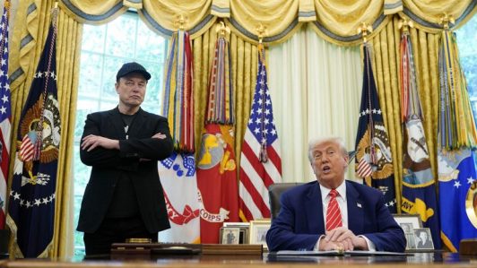 Análisis: Como Trump, Elon Musk también se ha convertido en un pirómano legislativo