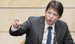 "Indicios de mejoría neurológica": Actualizan estado de salud del candidato presidencial colombiano baleado en la cabeza