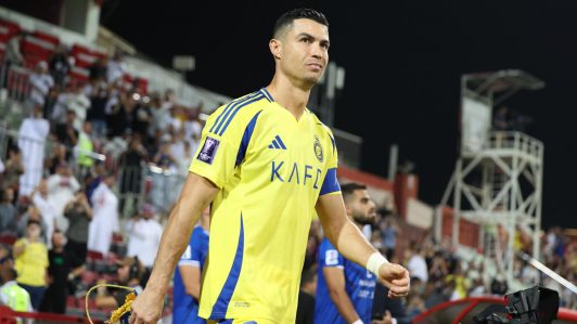 Cristiano Ronaldo firma renovación con el Al Nassr hasta 2027: "Comienza un nuevo capítulo"