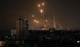 Tensión en Israel: Reportan incendios en inmediaciones de oficina de Microsoft, en Beer Sheva, tras interceptación de misil iraní