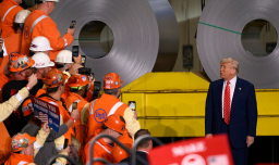 Trump firma decreto que duplica aranceles al acero y aluminio: “Con 50 %, ya no pueden saltar la valla" de importaciones