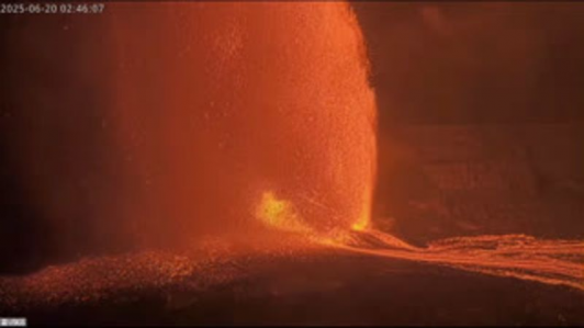 ¡Impresionante!: Captan al volcán Kilauea lanzando lava a 300 metros de altura en Hawái