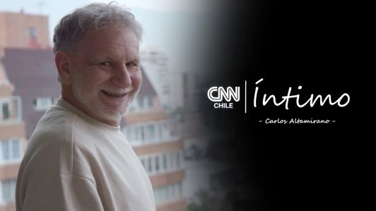 Carlos Altamirano, cineasta y sociólogo, habla sobre su vida y su nuevo proyecto en CNN Íntimo