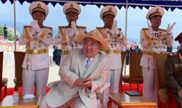 Corea del Norte reflota destructor que volcó durante lanzamiento, sorprendiendo a expertos navales