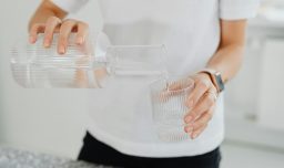 Guía práctica para hacer ayuno intermitente: Horarios, consejos y errores comunes