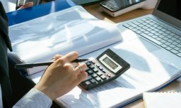 El debate por el pago de contribuciones tras dichos del director del SII sobre el 20% más rico