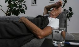 Enfermedades respiratorias: ¿Por qué los adultos mayores pueden verse más afectados que los niños en invierno?