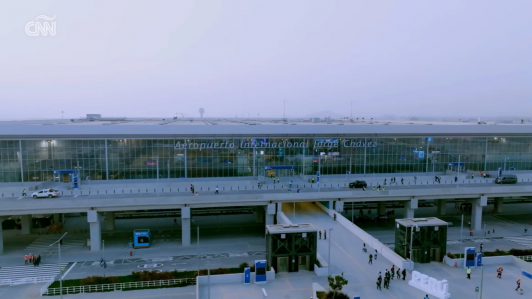 Tiene duchas, habitaciones inspiradas en el lujo y gastronomía de primer nivel: La nueva ciudad aeropuerto de Latinoamérica