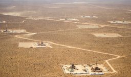 Vaca Muerta, el importante yacimiento de Argentina que provee de combustibles a Chile
