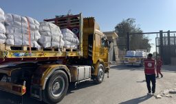 Ingresan en el norte de Gaza unos 35 camiones de la ONU tras cinco días retenidos por Israel