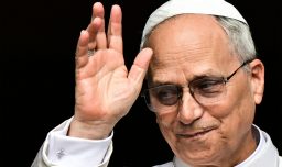 El papa León XIV está “profundamente triste” por la muerte de varias personas en ataque a la única iglesia católica de Gaza
