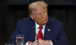 Trump amenaza con aranceles de 50% a Brasil si no detiene "cacería de brujas" en juicio contra Bolsonaro