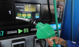 Justicia multa a conocida bencinera por daño provocado a vehículo: Le cargaron bencina en vez de diesel
