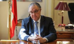 Huenchumilla reconoce necesidad de alcanzar lista parlamentaria conjunta pues "es crucial para la subsistencia de la DC"