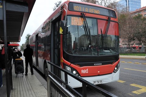 Reconocimiento facial en el transporte público: Tecnología podría identificar a personas con órdenes de detención vigentes