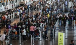 ¿Cómo va la ampliación del Aeropuerto de Santiago y qué beneficios tendrán los viajeros?