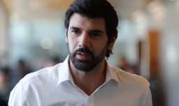 Plataforma con fines electorales y negocios familiares: La arremetida de Fiscalía contra Lavín Jr. tras solicitud de desafuero