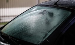 ¿Cómo afecta el invierno a tu auto? Revisa estos consejos clave para cuidar motor, batería y neumáticos