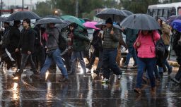 ¿Vuelven las lluvias a Santiago? Sistema frontal dejará precipitaciones en el centro y sur del país