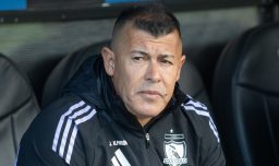 "Si su intención es destruir al equipo, no lo permitiremos": Garra Blanca amenaza a Jorge Almirón y exige su salida de Colo Colo