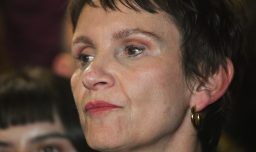 Tohá reitera que no estará en la "primera línea" de la candidatura de Jara, pero que contribuirá en la carrera presidencial