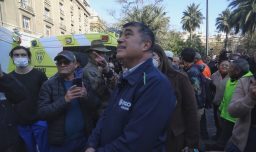 "Reacción química peligrosa": Alcalde Desbordes advierte posible presencia de cianuro en cercanías de incendio en Santiago