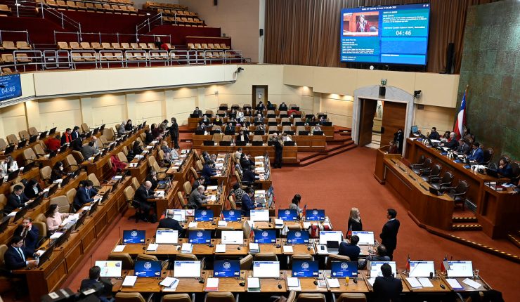 Bajo quorum en la Cámara afecta debate sobre fin del CAE