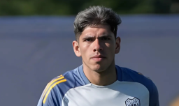Técnico de Boca sale en defensa de Carlos Palacios: Jugador chileno fue pifiado al momento de ser sustituido