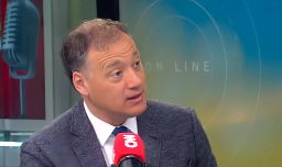 “El test de orina es un chiste”: Presidente de la Cámara acusa al gobierno de eludir controles reales