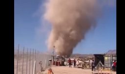 Impactante registro de gigantesco "diablo de polvo" en el desierto de Atacama