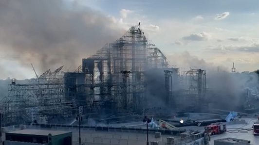 Tomorrowland mantendrá su programación tras voraz incendio que destruyó escenario principal
