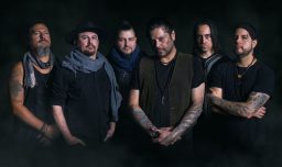 Kuervos del Sur presenta su nuevo show "Nuevo Vuelo" en Club Chocolate