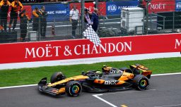 Oscar Piastri consolida su liderato con victoria en el caótico GP de Bélgica