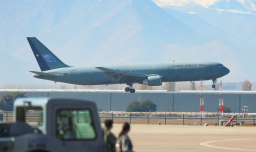 Dos botellas llenas de ketamina: Confirman la evidencia encontrada al interior de vuelo de la FACH antes del arresto de funcionarios
