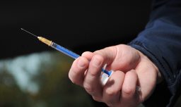 ¿Tengo influenza, covid o un resfrío común?: Cómo diferenciar los síntomas y cuándo ir al médico