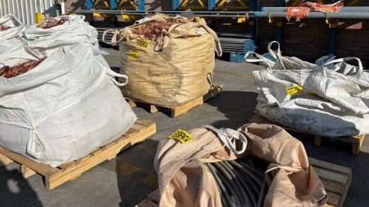 Decomisan más de 7 mil kilos de cable de cobre robado desde instalaciones de la Compañía General de Electricidad