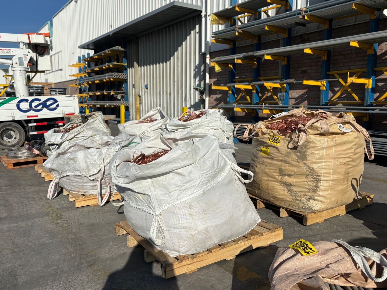 Decomisan más de 7 mil kilos de cable de cobre robado a la CGE/PDI/CGE