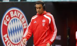 Musiala estará "fuera mucho tiempo": Bayern informa que sufrió fractura de peroné y luxación de tobillo