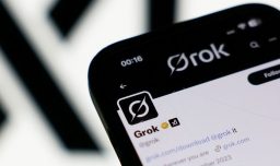 Chatbot Grok de Elon Musk causa polémica: xAI se disculpa por sus dichos antisemitas con elogios a Hitler