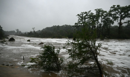 Tragedia en Texas: Al menos 27 muertos, incluidos nueve niños, por devastadoras inundaciones