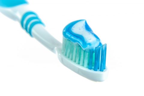 ¿Qué pastas dentales están bajo la lupa del Sernac por posibles efectos adversos?