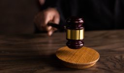Justicia aumenta indemnización a víctima detenida y torturada en Chillán en 1973