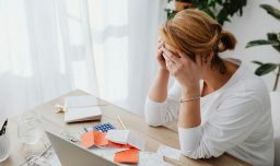 Deudas y salud mental: ¿Cómo reconocer el impacto y pedir ayuda?