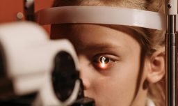 Cirujano oftalmólogo explica: ¿Qué es el glaucoma y cómo identificarlo?