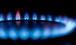 Gobierno descarta riesgo en el suministro de gas natural y coordina acciones con Argentina