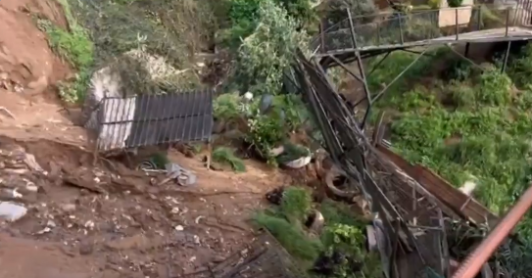 Impactante socavón en Viña del Mar deja vivienda aislada y destruye accesos en sector Forestal