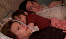 ¿Por qué el Gobierno de EE. UU. usa una escena de Scarlett Johansson y Adam Driver para espantar lobos?