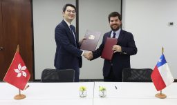Chile y Hong Kong firmaron un acuerdo para ampliar los vuelos entre ambos territorios: ¿Cómo funcionará?