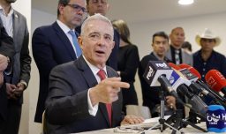 Tribunal Superior de Bogotá ordena la libertad inmediata del expresidente Álvaro Uribe