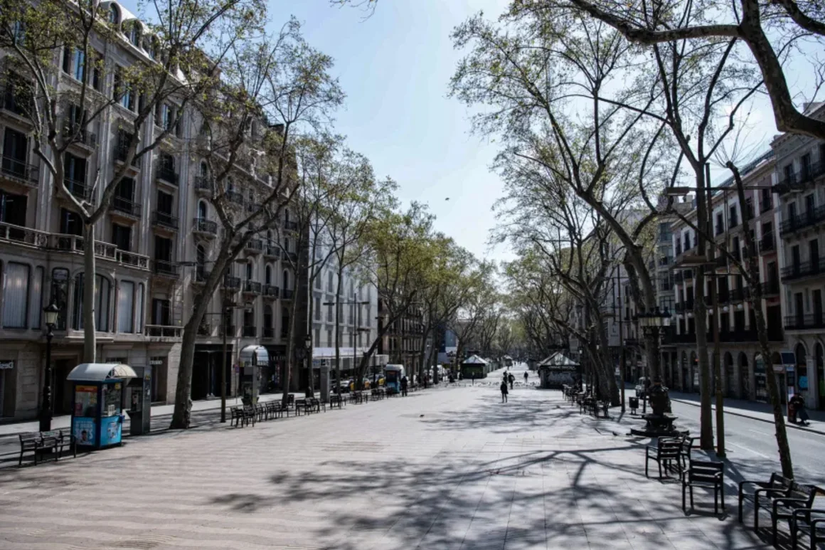 La pandemia de covid-19 fue la única vez en años que Las Ramblas de Barcelona estuvieron libres de turistas. Josep Lago/AFP/Getty Images